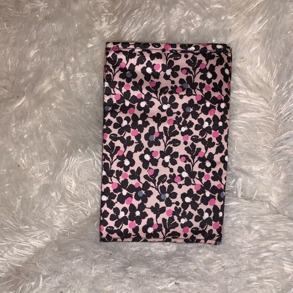 Iconic Baby Organizer Crossbody​​ - Picture 6 of 7